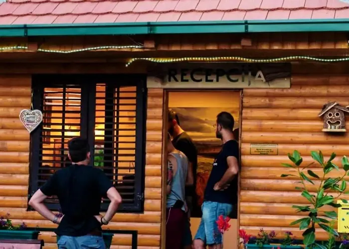 Fun Sobe Prenociste Borca